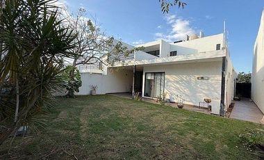 CASA EN RENTA PARQUE CENTRAL, Privada al Norte de Mérida, Yucatán