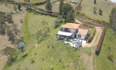 FINCA DE 2 NIVELES EN VENTA EN SAN VICENTE FERRER (Vereda La Enea).