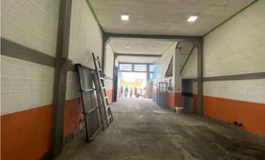 Arriendo Casa con Bodega en Boita