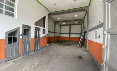 Arriendo Casa con Bodega en Boita