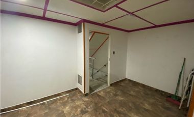 Arriendo Casa con Bodega en Boita