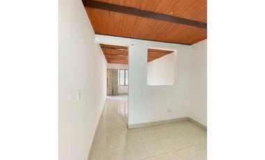 SE ARRIENDA APARTAESTUDIO SEGUNDO PISO BARRIO SAN PEDRO CLAVER.