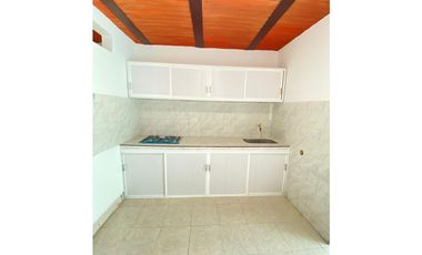 SE ARRIENDA APARTAESTUDIO SEGUNDO PISO BARRIO SAN PEDRO CLAVER.