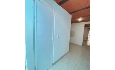 SE ARRIENDA APARTAESTUDIO SEGUNDO PISO BARRIO SAN PEDRO CLAVER.