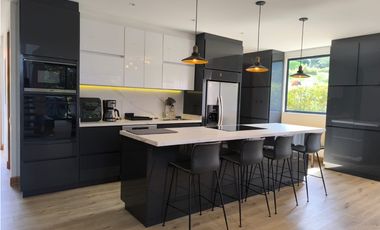 Casa en Arriendo Amoblada en El Retiro