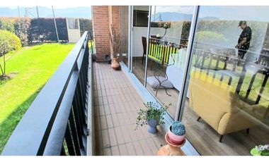 VENDO EXCLUISIVO APARTAMENTO ESQUINERO EN EL PRIMER PISO, EN CAJICA