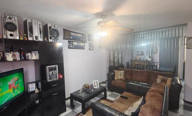 Casa en Unidad Vicente Guerrero, Iztapalapa con 3 rec y 1 baño