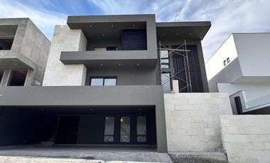 Casa en Venta en Sierra Alta 9º Sector, Monterrey NL