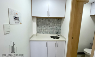 VENDO CONSULTORIO ESQUINERO REMODELADO EN IKONOS