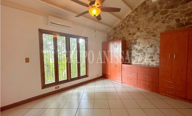 Oportunidad! Se Alquila Casa en Quarry Heights