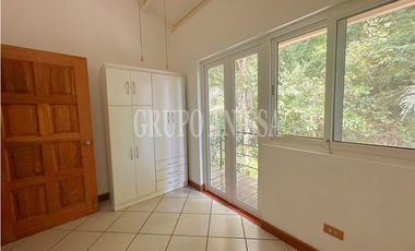 Oportunidad! Se Alquila Casa en Quarry Heights