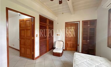 Oportunidad! Se Alquila Casa en Quarry Heights