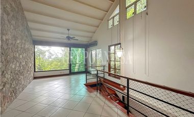 Oportunidad! Se Alquila Casa en Quarry Heights