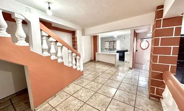 * CASA AMUEBLADA SOBRE CALLE EN COL. LAZARO CÁRDENAS, A 2 MIN DE AV. PALMIRA (SUR DE CUERNAVACA)*