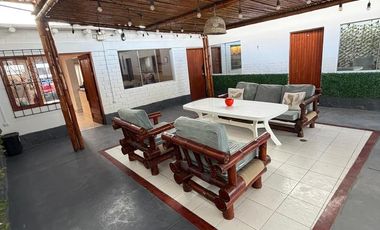 Vendo espaciosa casa en playa Arica.