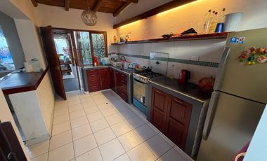Vendo espaciosa casa en playa Arica.