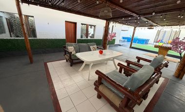 Vendo espaciosa casa en playa Arica.