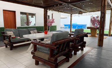 Vendo espaciosa casa en playa Arica.