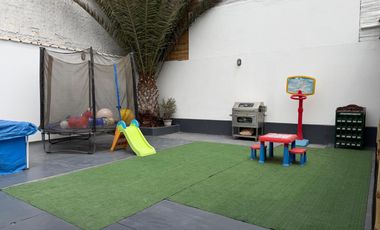 Vendo espaciosa casa en playa Arica.