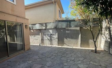 Casa en Arriendo en SANRA MARTA HUECHURABA 7148