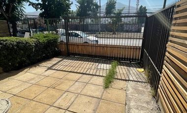 Casa en Arriendo en SANRA MARTA HUECHURABA 7148