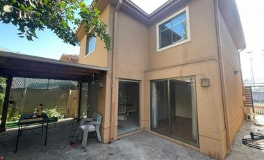 Casa en Arriendo en SANRA MARTA HUECHURABA 7148