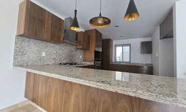 Penthouse de Lujo en 3 Niveles | Roof Garden Privado y 3 Estacionamientos.