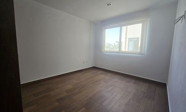 Penthouse de Lujo en 3 Niveles | Roof Garden Privado y 3 Estacionamientos.