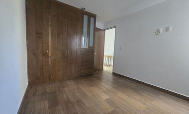 Penthouse de Lujo en 3 Niveles | Roof Garden Privado y 3 Estacionamientos.