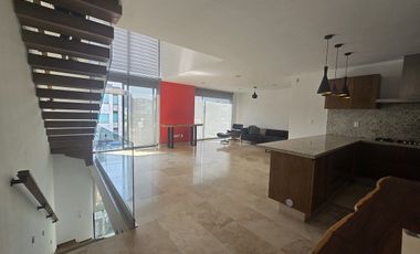 Penthouse de Lujo en 3 Niveles | Roof Garden Privado y 3 Estacionamientos.