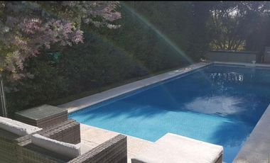 Casa en alquiler anual 6 amb. amoblado barrio Los Lagos Nordelta Tigre