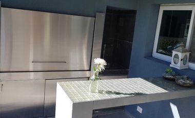 Casa en alquiler anual 6 amb. amoblado barrio Los Lagos Nordelta Tigre