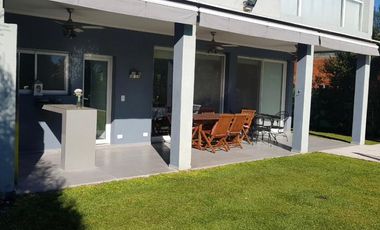 Casa en alquiler anual 6 amb. amoblado barrio Los Lagos Nordelta Tigre