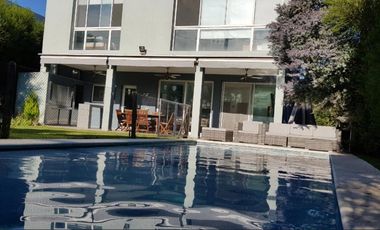 Casa en alquiler anual 6 amb. amoblado barrio Los Lagos Nordelta Tigre