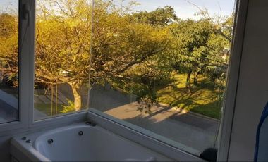 Casa en alquiler anual 6 amb. amoblado barrio Los Lagos Nordelta Tigre