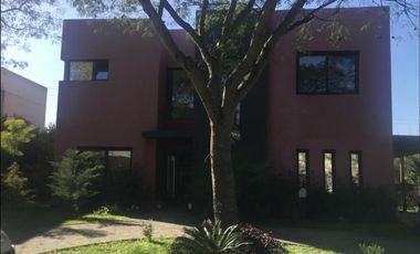 Venta Casa 6 amb. barrio Los Lagos Nordelta Tigre