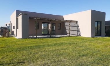 Venta Casa 4 amb. 600 M2 c/Renta hasta 2026 Barrio Manuel Belgrano Maschwitz Escobar