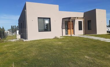 Venta Casa 4 amb. 600 M2 c/Renta hasta 2026 Barrio Manuel Belgrano Maschwitz Escobar