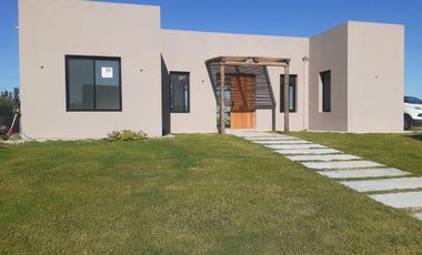 Venta Casa 4 amb. 600 M2 c/Renta hasta 2026 Barrio Manuel Belgrano Maschwitz Escobar