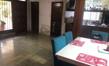 Venta Casa 6 amb. 1.500 M2 c/ escritura en Los Plátanos Berazategui