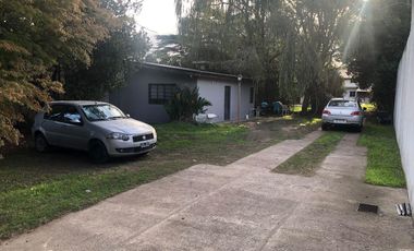 Venta Casa 6 amb. 1.500 M2 c/ escritura en Los Plátanos Berazategui