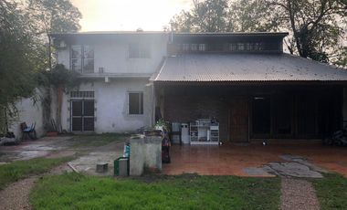 Venta Casa 6 amb. 1.500 M2 c/ escritura en Los Plátanos Berazategui