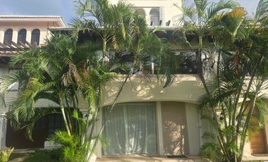 Villa Amueblada en Zona Hotelera