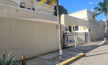 Villa Amueblada en Zona Hotelera