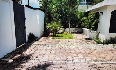 Casa en Calle Cherna en SM 3