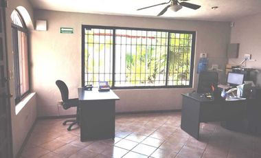 Casa en Calle Cherna en SM 3