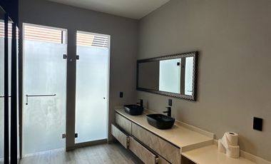 RC CASA EN VENTA O  RENTA EN LAGUNA PUERTO CANCUN