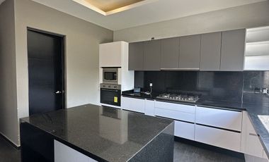 RC CASA EN VENTA O  RENTA EN LAGUNA PUERTO CANCUN