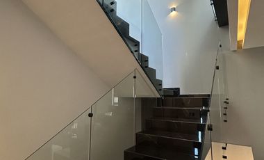 RC CASA EN VENTA O  RENTA EN LAGUNA PUERTO CANCUN