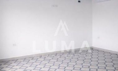 Renta de Local en Plaza Carmelita